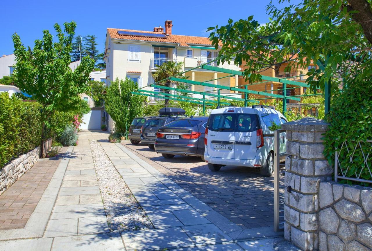 Apartments Adria Danka Krk Town Exteriör bild